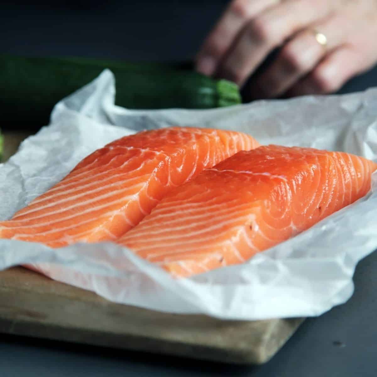Common Mistakes When Storing Cooked Salmon In The Fridge